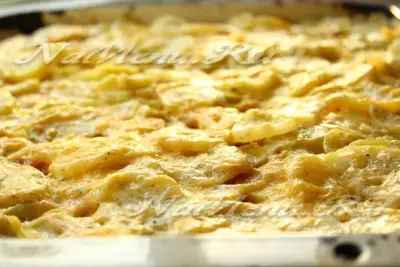 Картофельный гратен с сыром и сливками за 20 минут