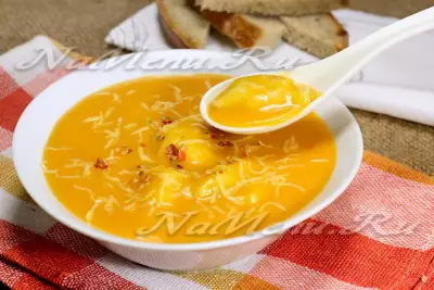 Тыквенный суп-пюре с сырными клецками