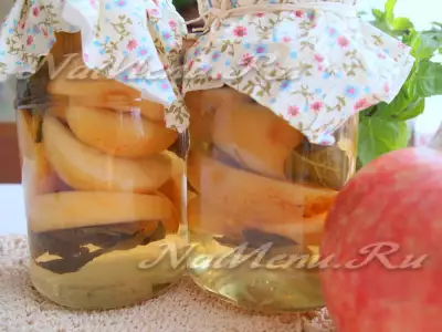 Консервированные яблоки в мятном сиропе