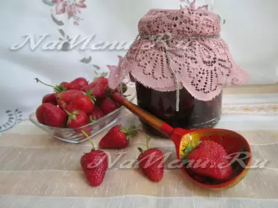 Клубничное варенье с целыми ягодами