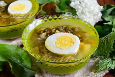 Суп из крапивы и щавеля с яйцом