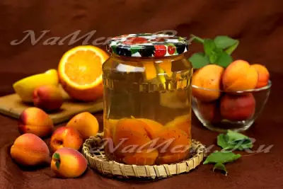 Абрикосовый компот с лимоном и апельсином