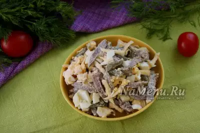 Салат из говяжьего языка со спаржевой фасолью