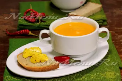 Морковный крем-суп с острым маслом