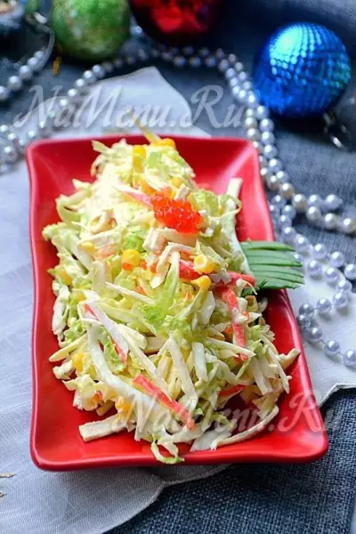 Салат из крабовых палочек и пекинской капусты