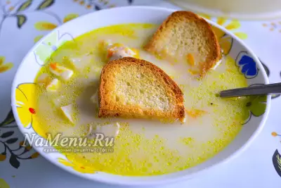 Сырный суп с плавленными сырками на курином бульоне