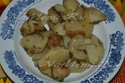 Румяная картошка в мультиварке