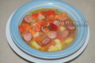 Острый суп с колбасками в испанских традициях за полчаса