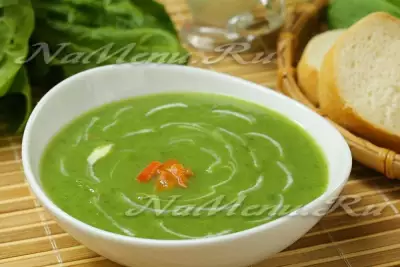 Овощной суп-пюре со щавелем и шпинатом