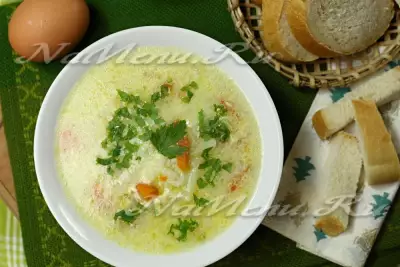 Суп на курином бульоне с рисом, картошкой и яйцом