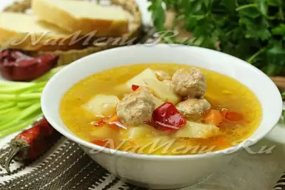 Суп с мясными фрикадельками и овощами