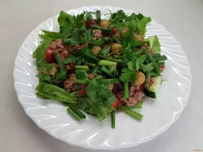 Овощной салат с тунцом рецепт с фото