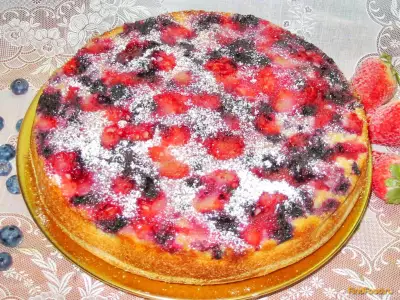 Шарлотка с ягодами рецепт с фото