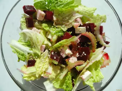 Витаминный салат с адыгейским сыром рецепт с фото