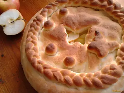 Пирог с яблоками из дрожжевого теста рецепт с фото фото