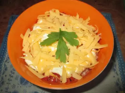 Салат с крабовыми палочками помидорами и сыром рецепт с фото