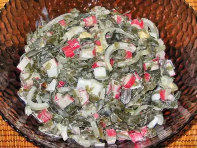 Салат с морской капустой и крабовыми палочками рецепт с фото