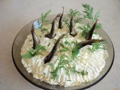 Слоеный салат рыбки в пруду рецепт с фото