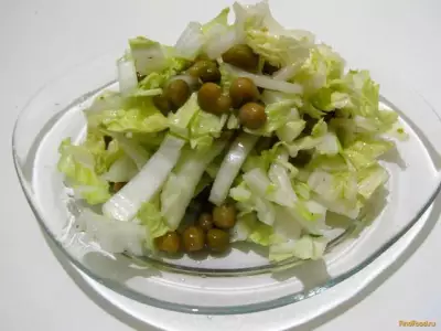 Салат из пекинской капусты и зеленого горошка рецепт с фото