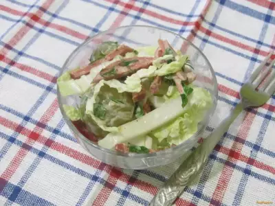 Салат из пекинской капусты с маринованными помидорами рецепт с фото