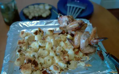 Куриные крылышки запеченные с ароматной картошкой рецепт с фото