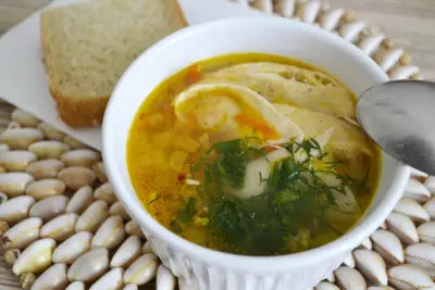 Суп на курином бульоне с яичными блинами рецепт с фото