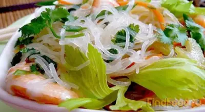 Азиатский салат из лапши с креветками рецепт с фото