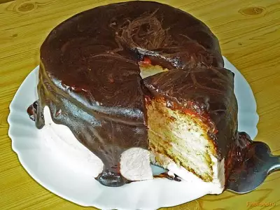 Торт с клубникой под шоколадом рецепт с фото