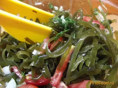 Острый салат из ламинарии с луком и чесноком рецепт с фото
