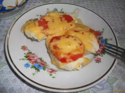 Куриная грудка запеченная с помидорами и сыром рецепт с фото