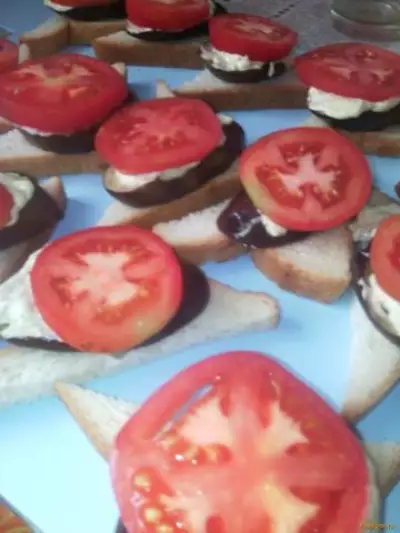 Бутерброды с баклажанами и помидорами рецепт с фото