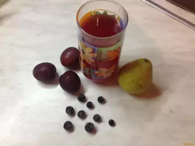 Сливовый компот с грушами и черной смородиной рецепт с фото