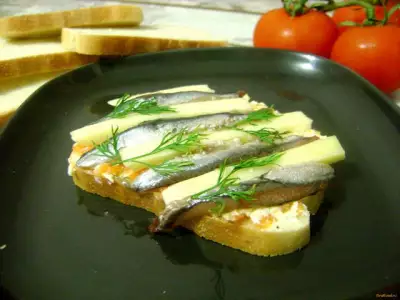 Бутерброды с соленой хамсой и сыром рецепт с фото