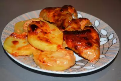 Куриные крылышки запеченные с картошкой рецепт с фото