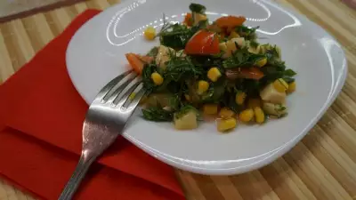 Овощной салат с кукурузой и сыром рецепт с фото