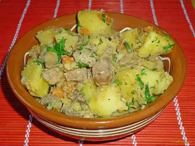 Картофель с куриной печенью и грибами рецепт с фото