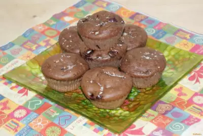 Шоколадные кексы с черной смородиной рецепт с фото