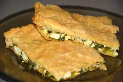 Слоеный пирог с зеленым луком и яйцом рецепт с фото