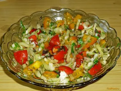 Салат из помидоров и перца с кинзой и базиликом рецепт с фото