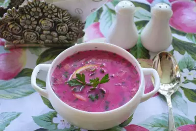 Холодный свекольный суп с курицей рецепт с фото