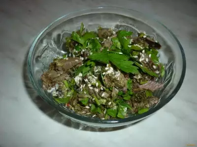 Горячий салат с уткой и щавелем по тайски