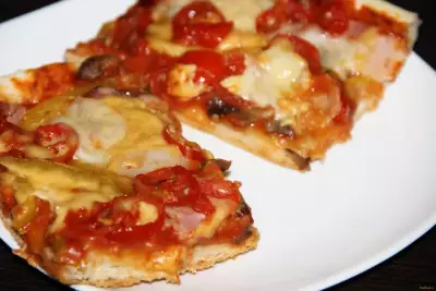 Пицца ассорти с двумя сырами рецепт с фото