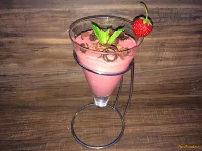 Клубничный коктейль с мороженым рецепт с фото