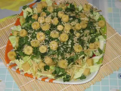 Салат с маринованными початками кукурузы огурцами и яблоком рецепт с фото