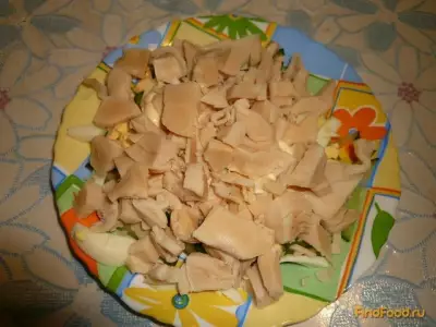 Легкий салат с консервированным кальмаром рецепт с фото