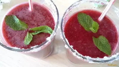 Коктейль с замороженными ягодами рецепт с фото