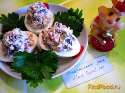 Яйца фаршированные ламинарией и красной икрой рецепт с фото