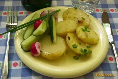 Картофель молодой тушеный в сковороде на бульоне рецепт с фото