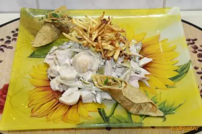 Салат с японским омлетом и картошкой