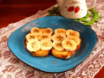 Йогуртовые гренки с бананом